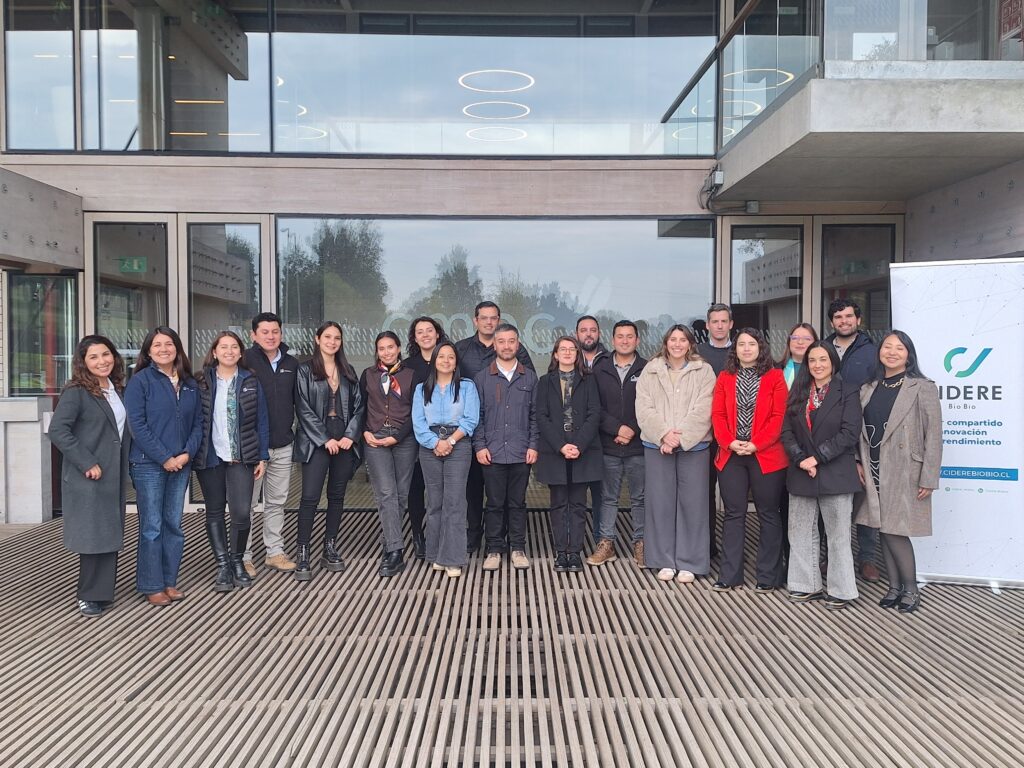Con recorrido por las oficinas de CMPC en Los Ángeles se realizó la cuarta sesión de la Mesa de Impacto Social